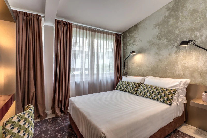 Bright Superior room with double bed and large windows near Palazzo Barberini in Rome - Barberini 16, BZAR hotels in Rome