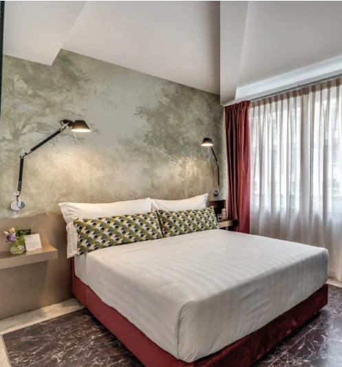 Bright double room for single use near Palazzo Barberini, double bed and large window with elegant curtains - Barberini 16, BZAR hotels in Rome
